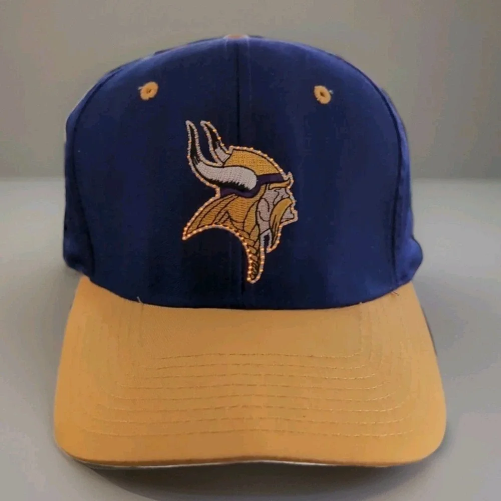 Minnesota Vikings Light Up Logo Cap. NHL Strapback. Logo 7.‎ Works! Needs 9v
